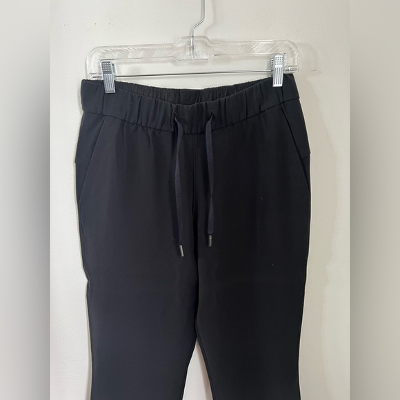 Lululemon On The Fly Crop *Woven 23"
Black 6 - Picture 4 of 8